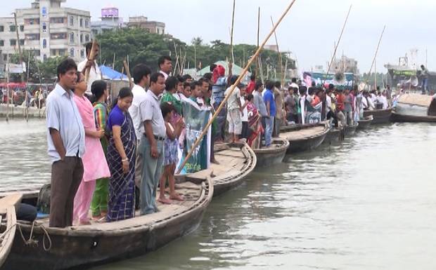 Narayanganj Taqi hoto ত্বকীর খুনীদের ফাঁসির দাবিতে নৌকাবন্ধন
